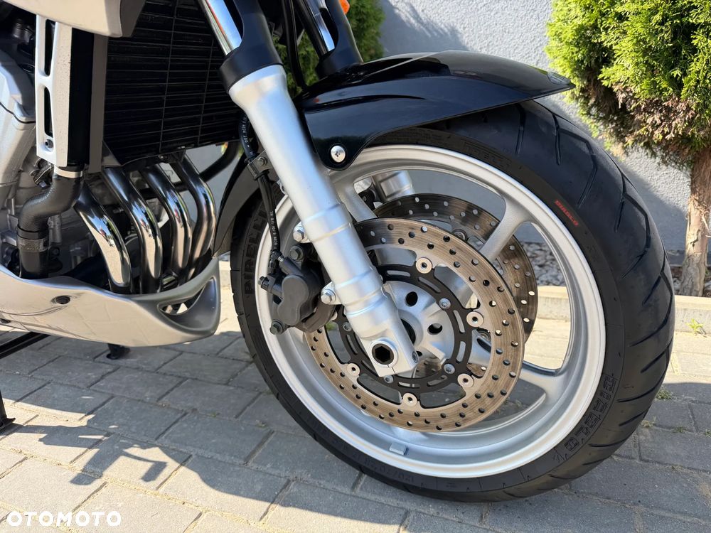 Yamaha FZ - 12