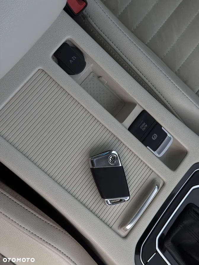 Volkswagen Passat - 36