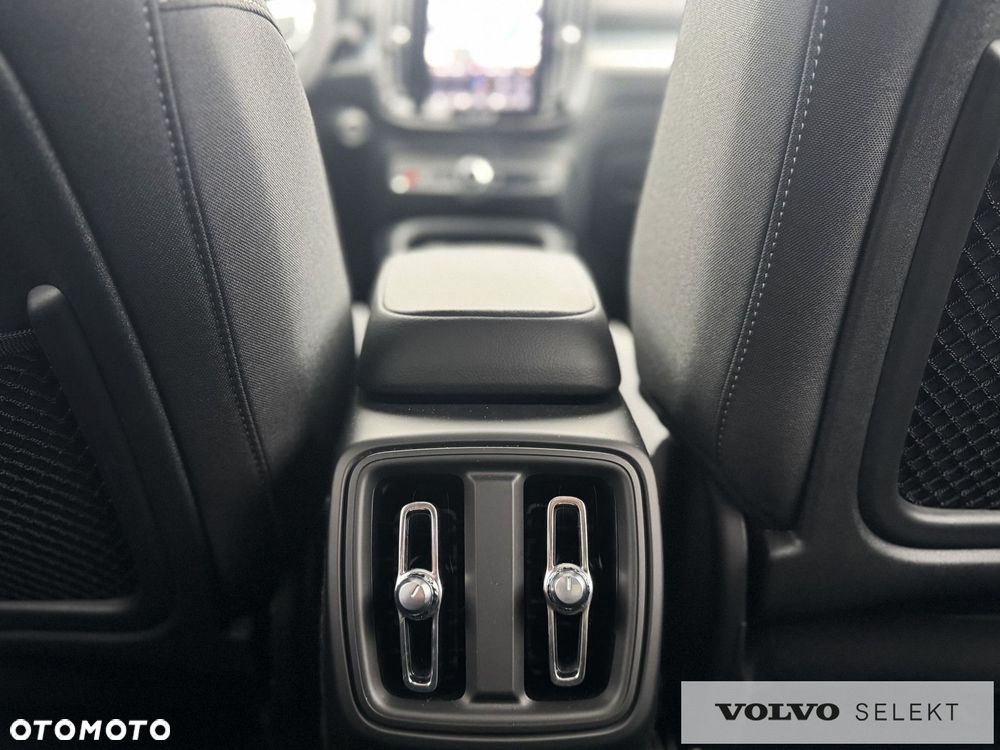 Volvo XC 40 - 24