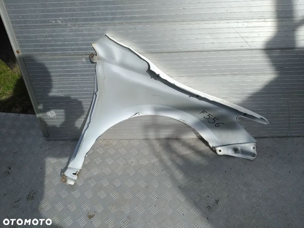 E220/F556/H61  LEWY BŁOTNIK TOYOTA CAMRY 2015- - 4