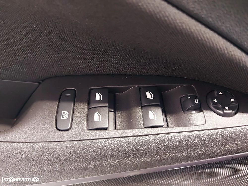 Opel Crossland X - 31