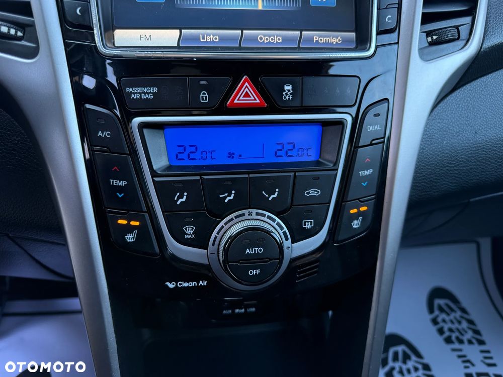Hyundai i30 blue 1.6 CRDi Premium - 33