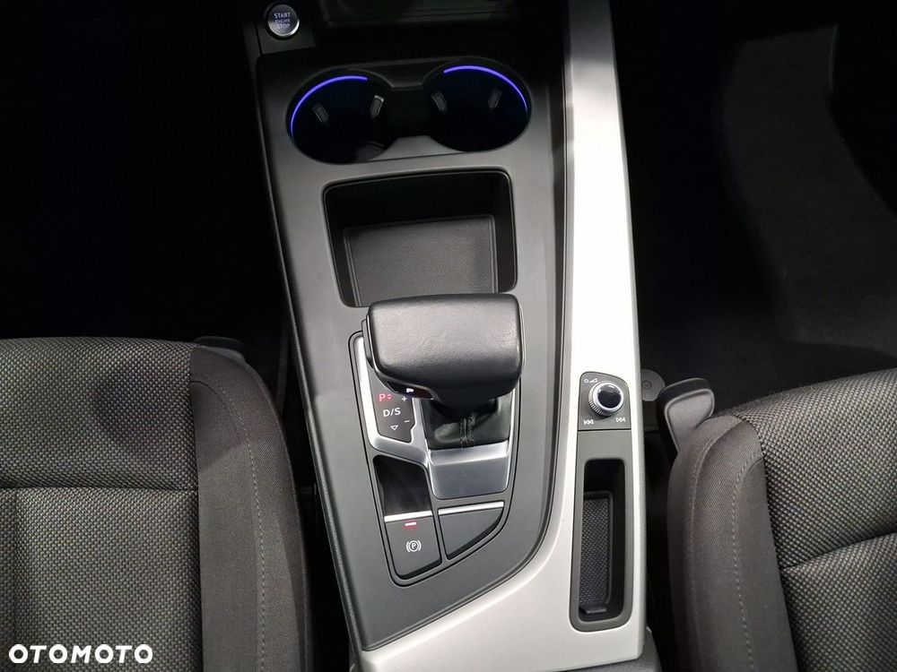 Audi A4 Limousine - 23