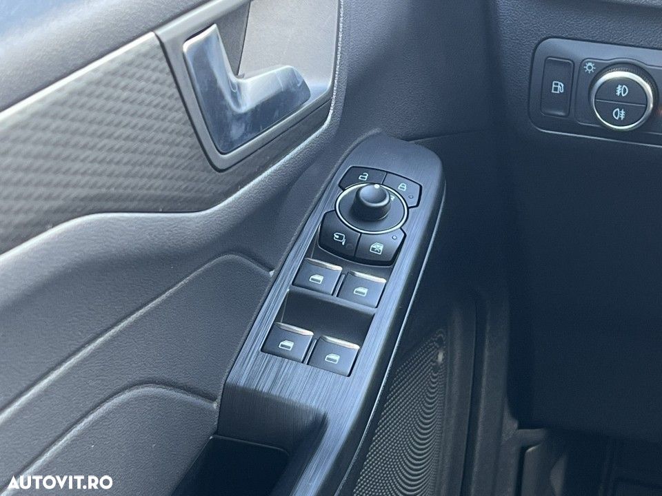 Ford Kuga - 17