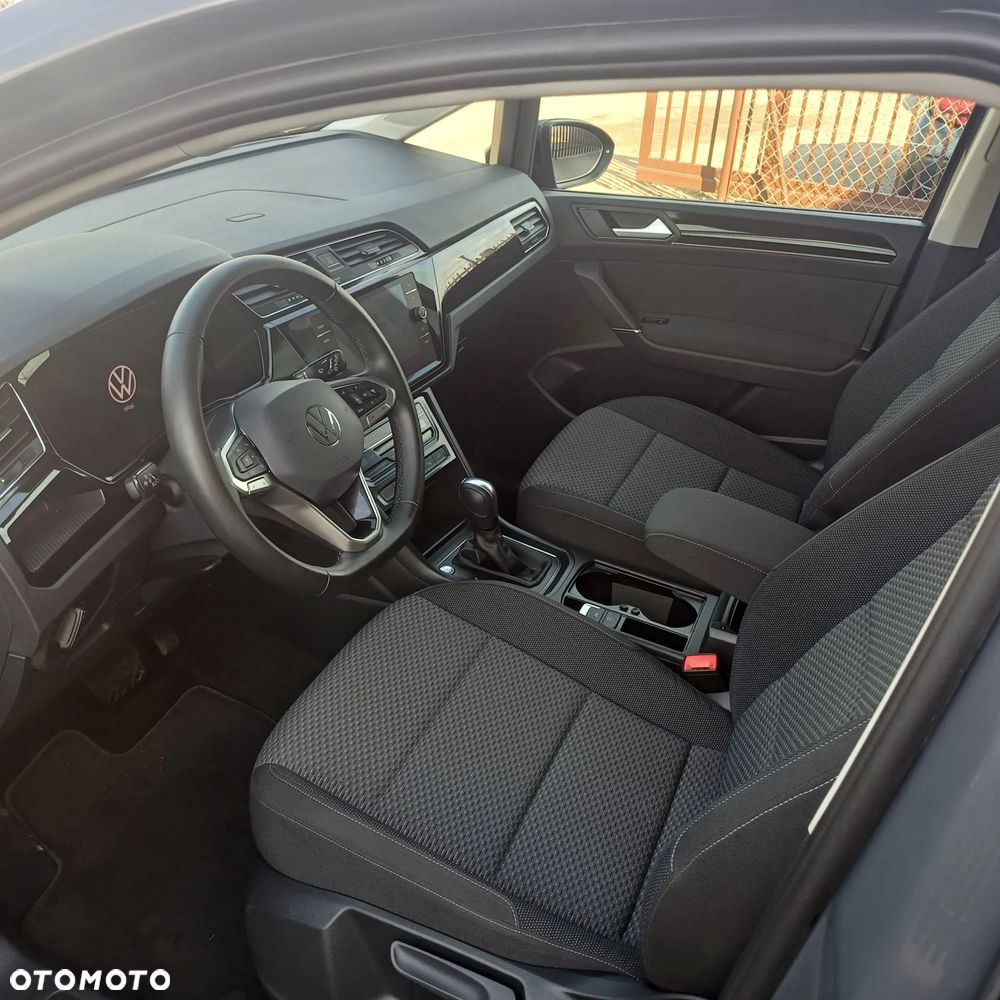 Volkswagen Touran - 8