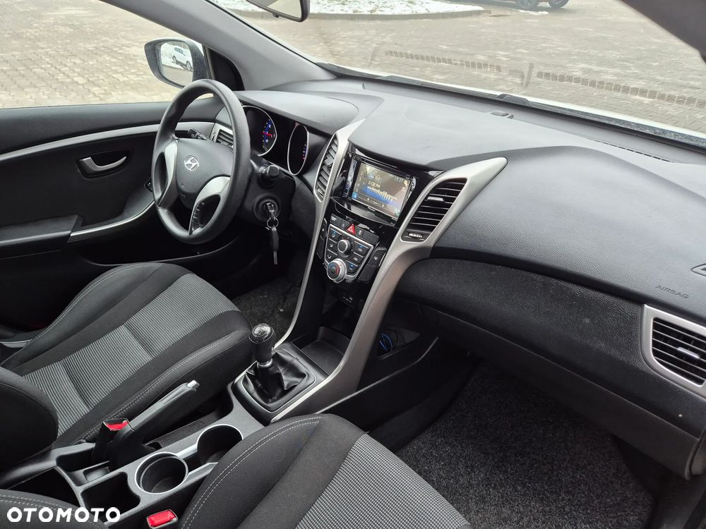 Hyundai i30 1.4 YES - 10