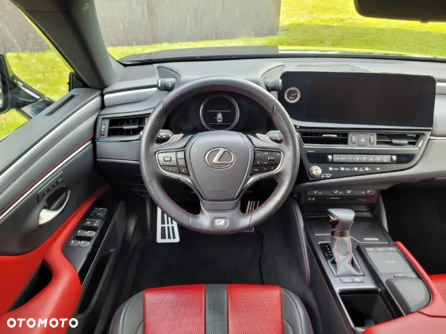 Lexus ES 300h F Sport Edition - 16