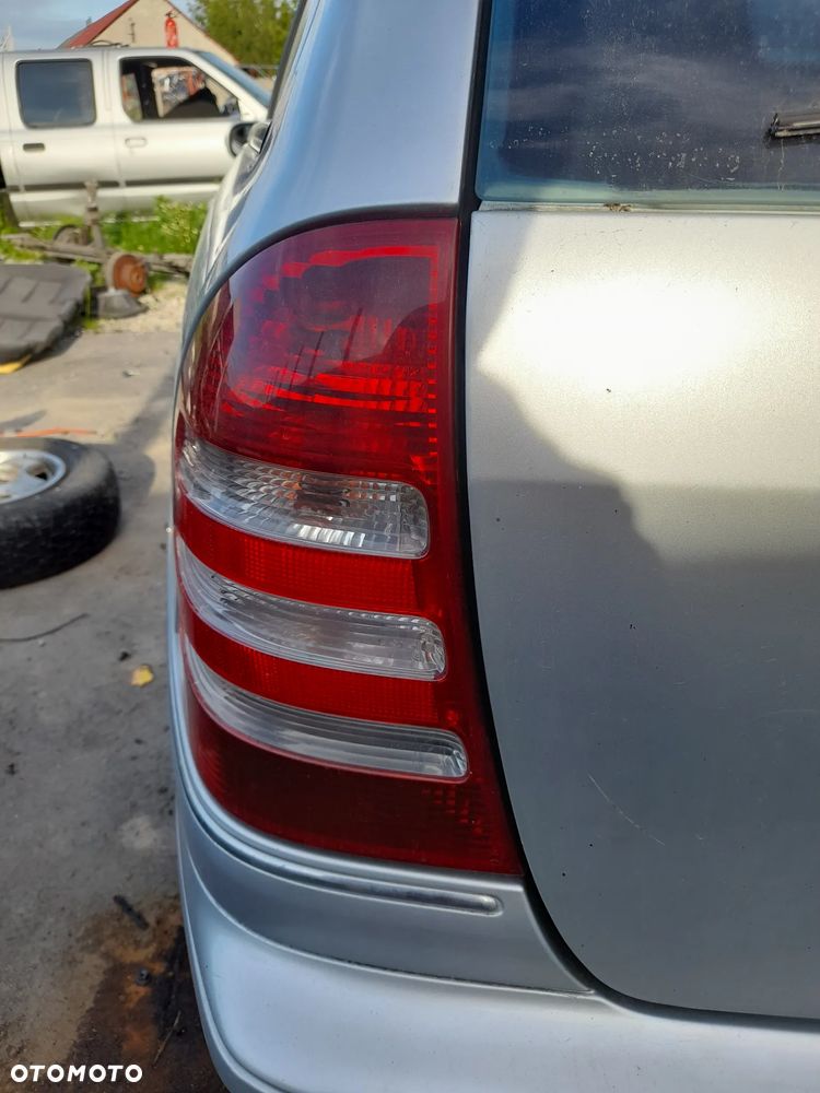 Lampa tylna tył lewa lub prawa Mercedes Klasa C W203 Kombi - 2