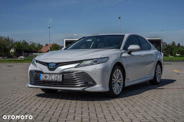 Toyota Camry 2.5 Hybrid Executive CVT