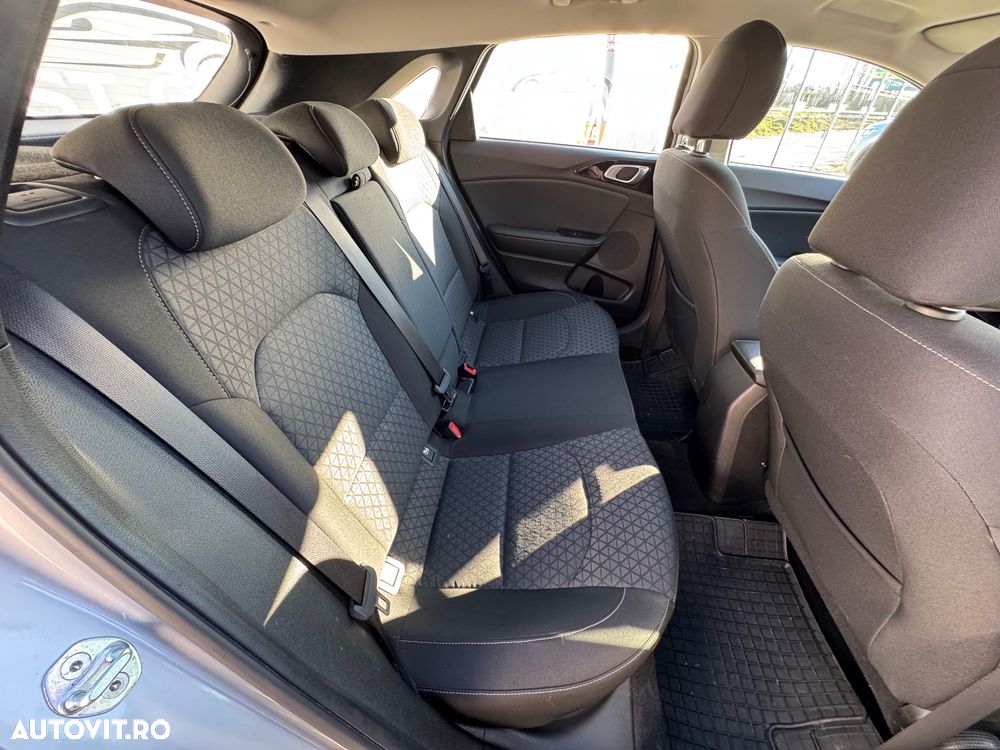 Kia Ceed 1.6 DSL 7DCT Star - 17