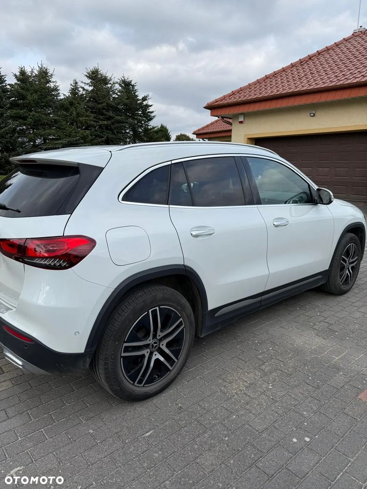 Mercedes-Benz GLA - 14