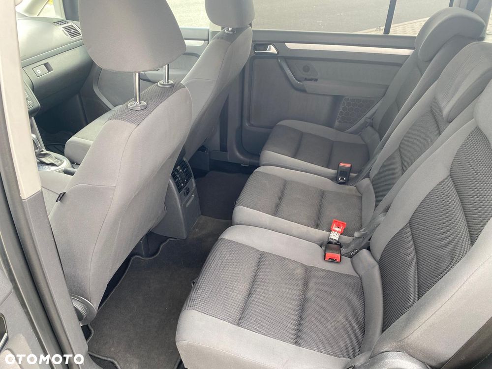 Volkswagen Touran 1.6 TDI DPF DSG Highline - 12