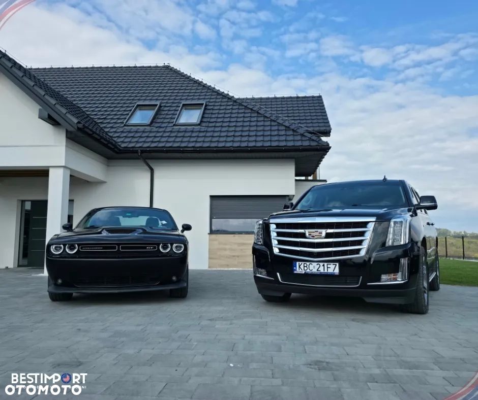 Cadillac Escalade - 4