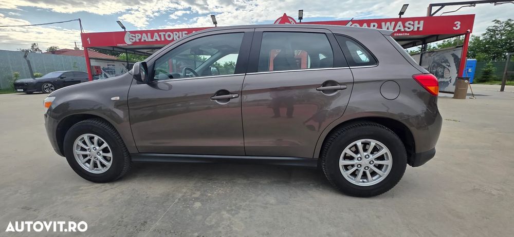Mitsubishi ASX - 8