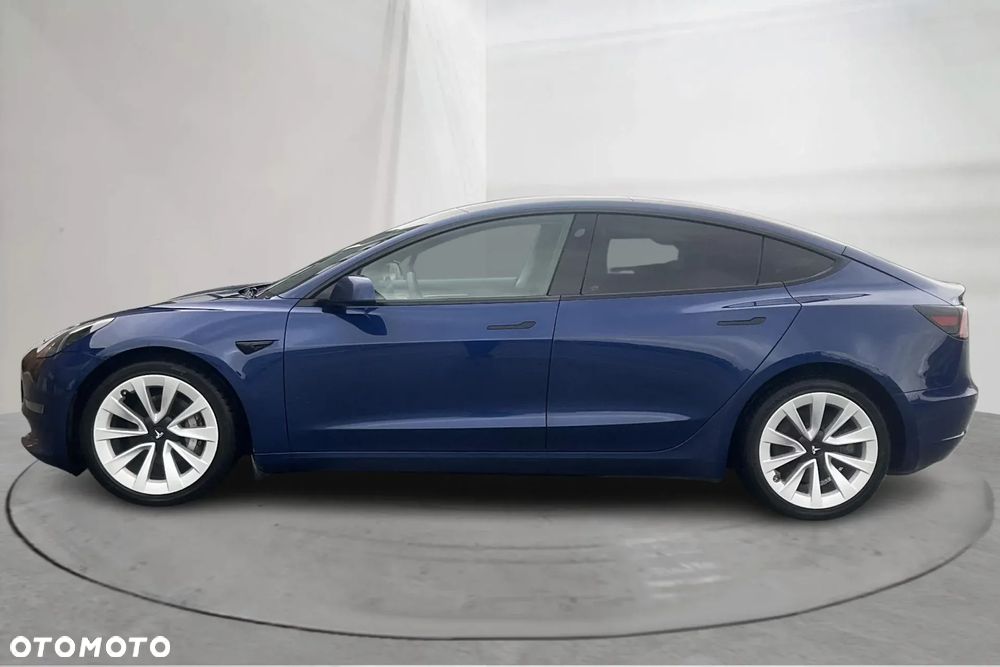 Tesla Model 3 - 4