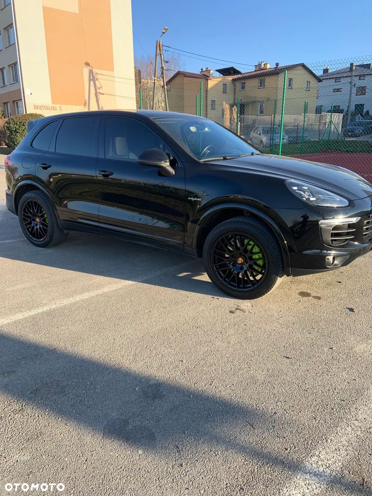 Porsche Cayenne S e-Hybrid Platinum Edition - 3