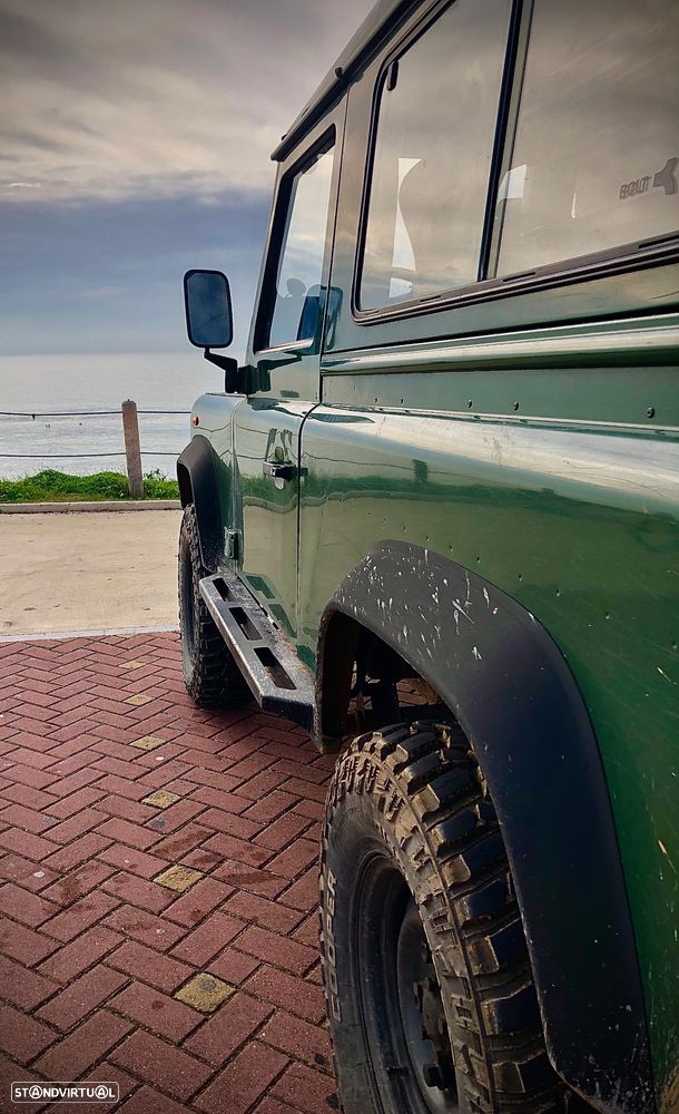 Land Rover Defender 90 2.5 TD5 Metal Top - 17