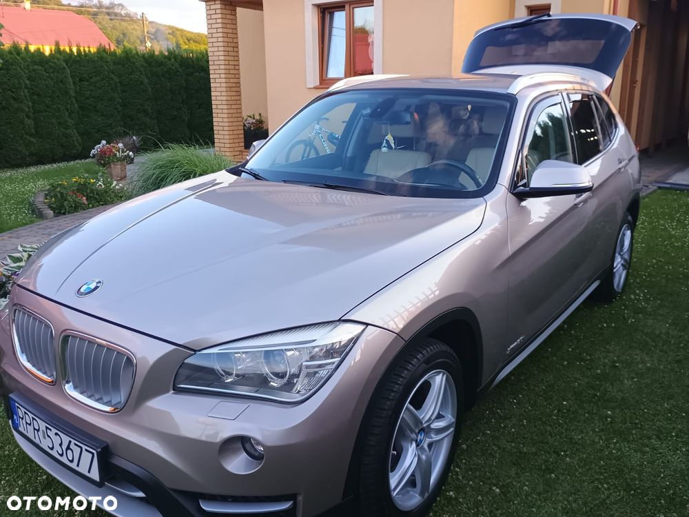 BMW X1 xDrive20i Sport Line - 1