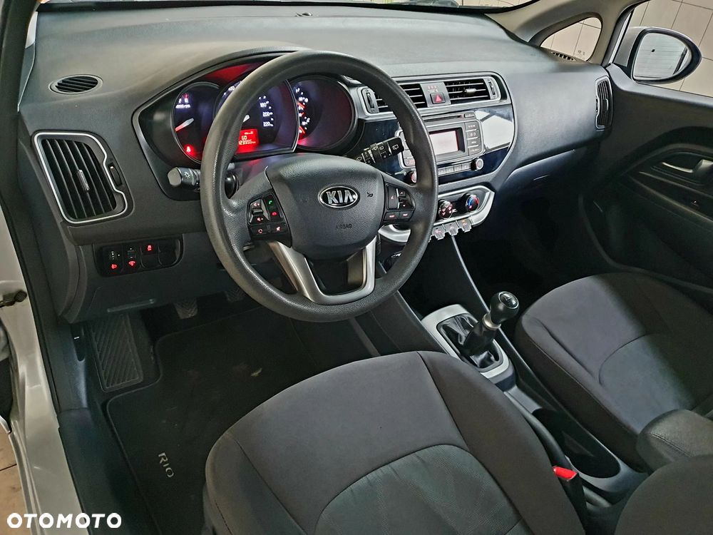 Kia Rio 1.2 L - 9