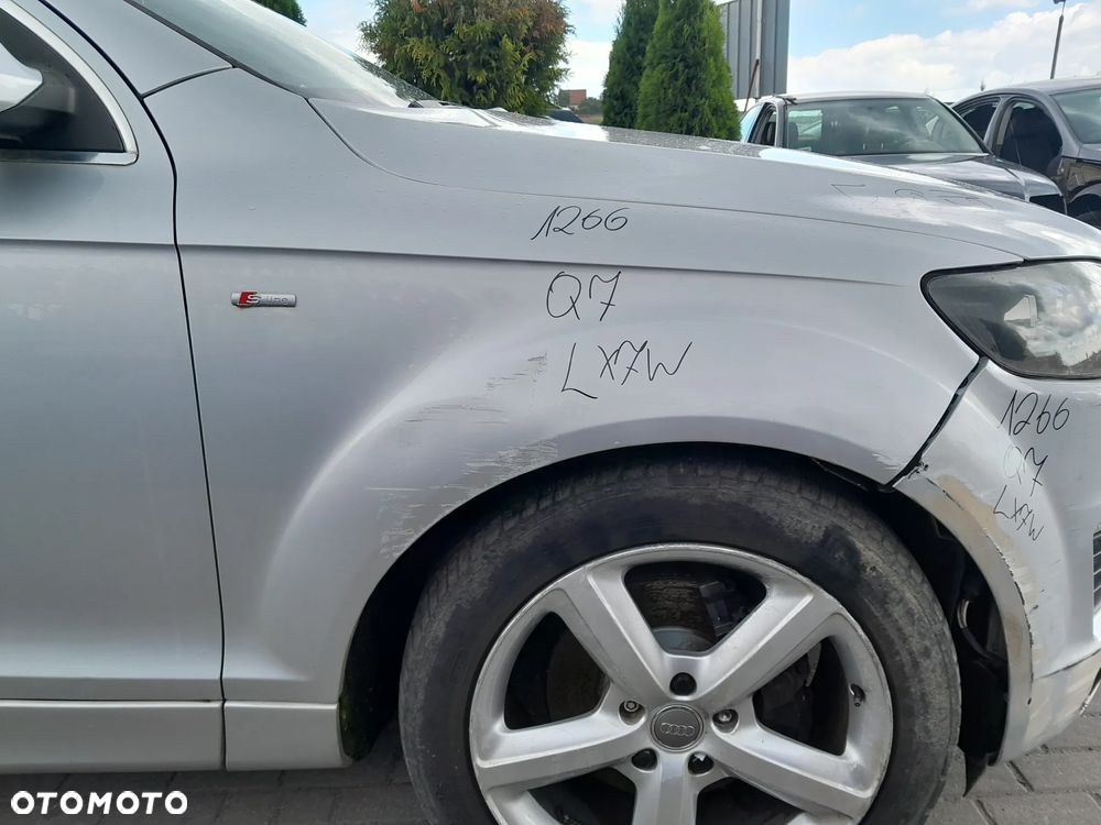 AUDI Q7 BŁOTNIK PRAWY PRZEDNI PRAWY PRZÓD KOLOR: LX7W