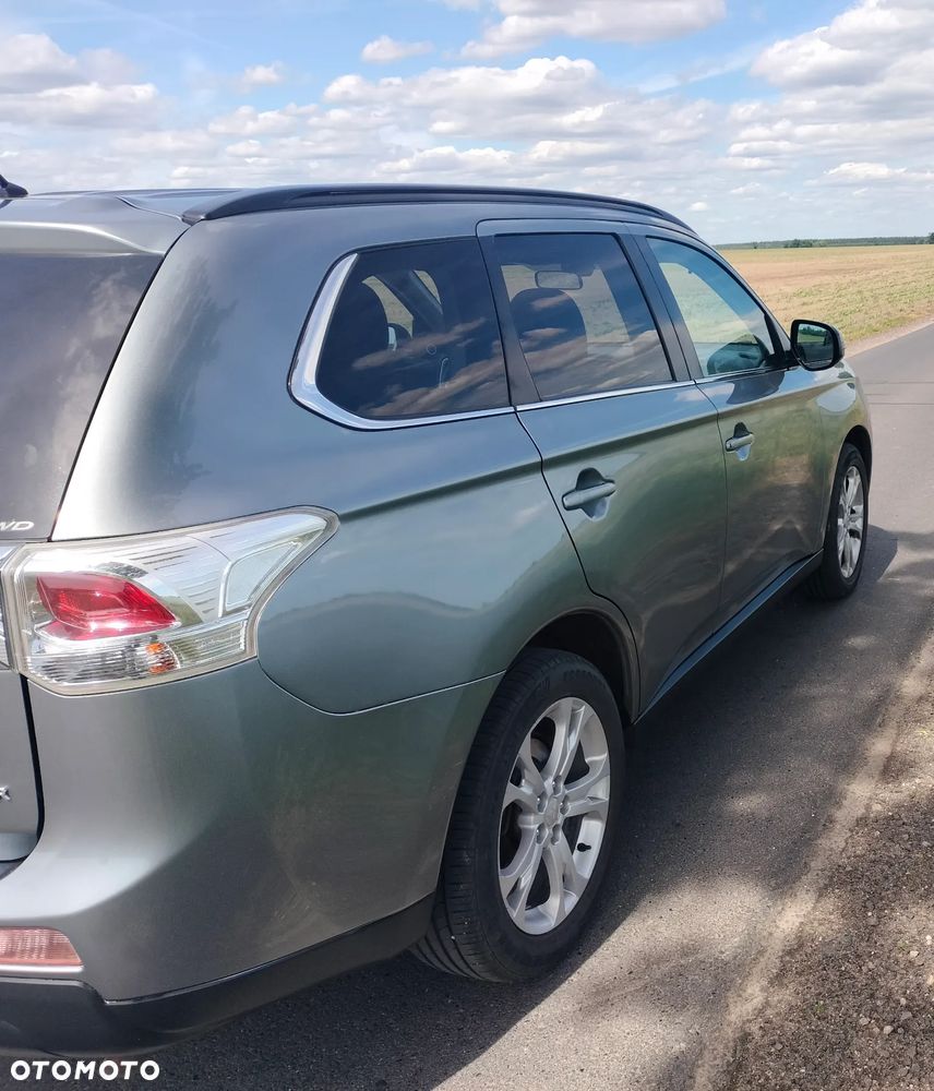 Mitsubishi Outlander 2.2 DI-D 4WD Instyle - 20