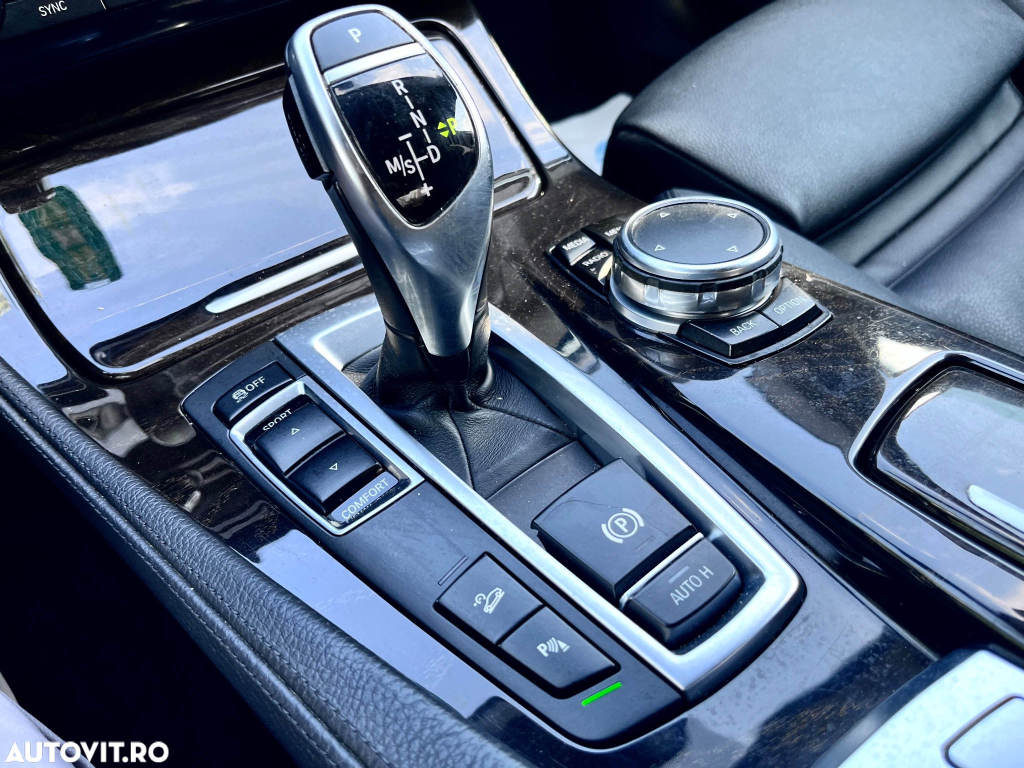 BMW Seria 5 525d xDrive Aut. Luxury Line - 30
