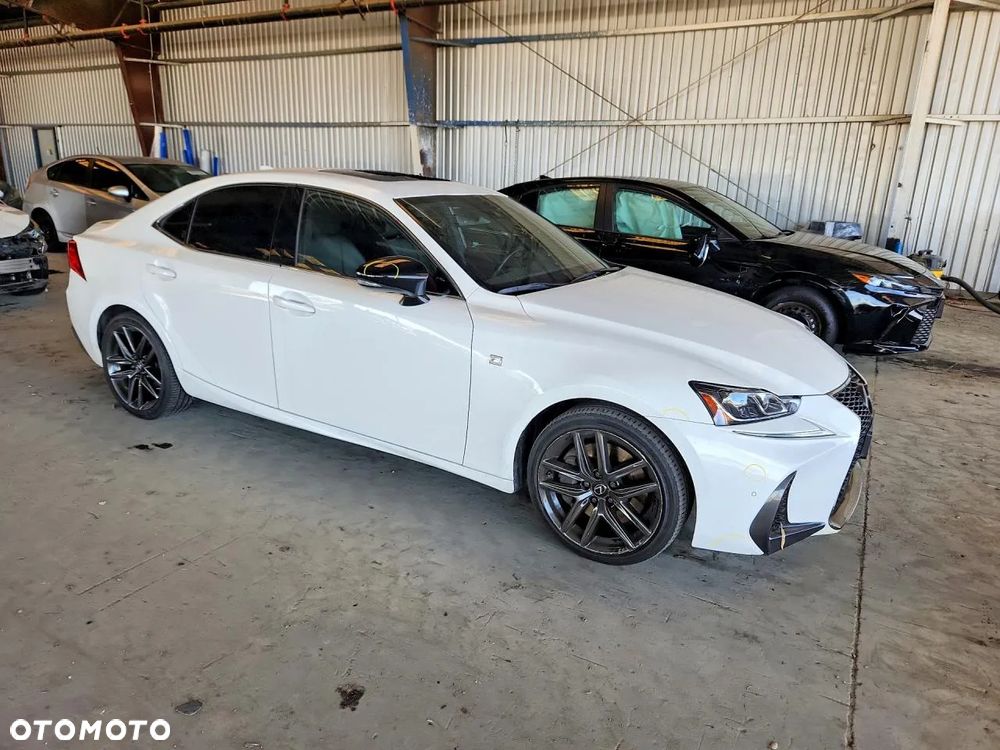 Lexus IS - 2