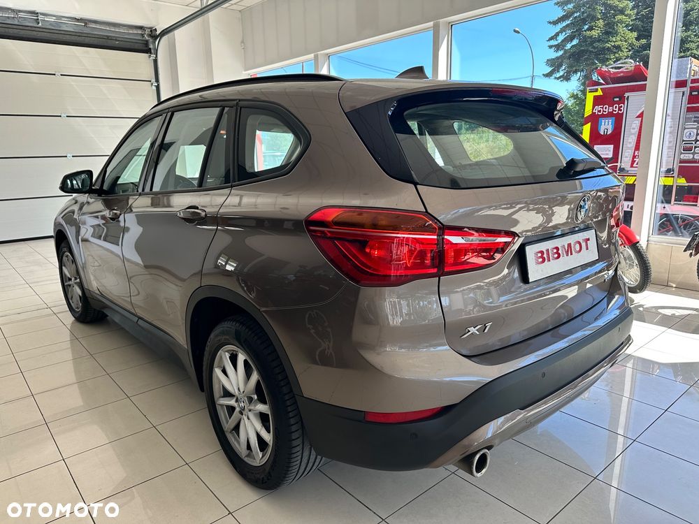 BMW X1 sDrive18i GPF xLine - 2