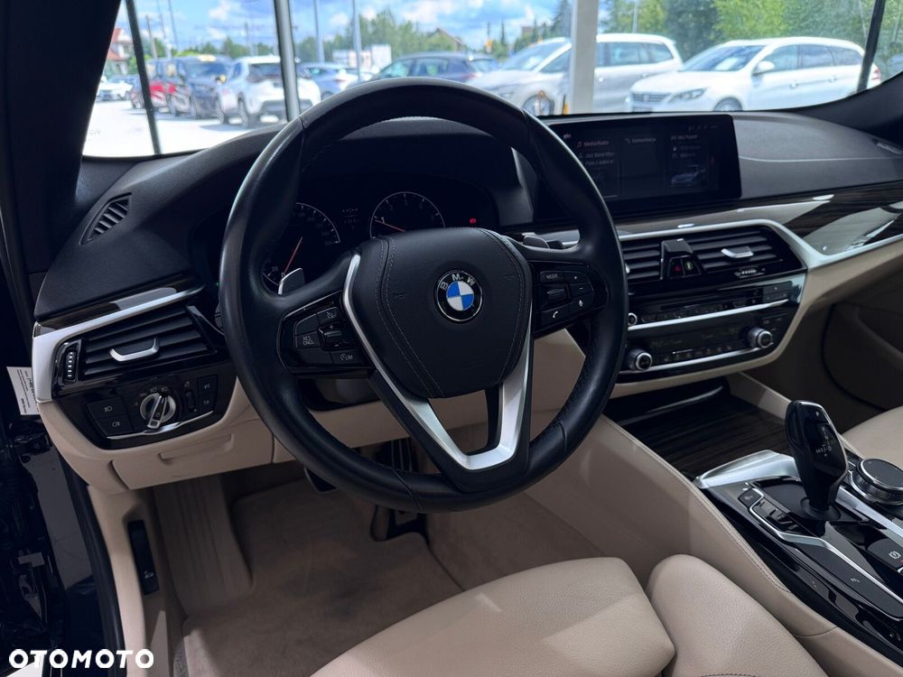 BMW Seria 5 530i xDrive M Sport sport - 8