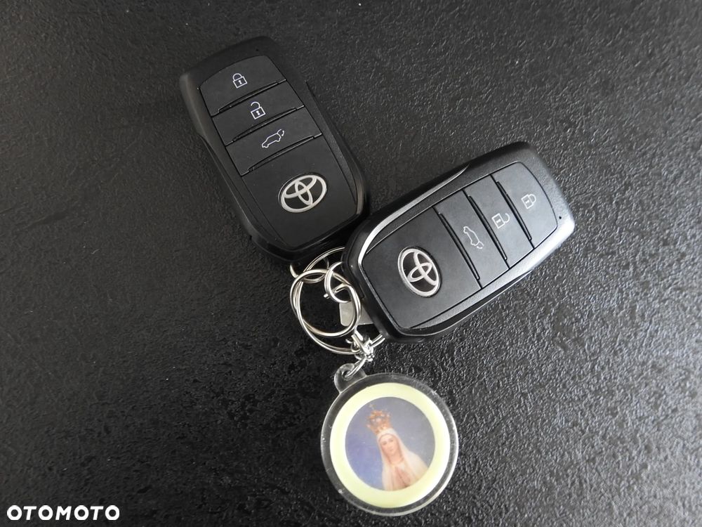 Toyota Corolla Cross 2.0 Hybrid Executive - 33