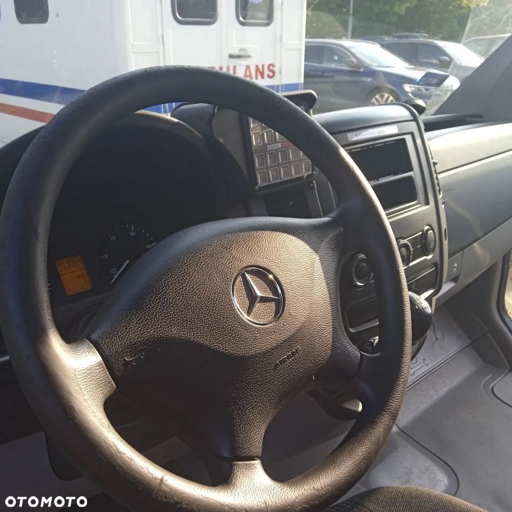 Mercedes-Benz Sprinter - 2