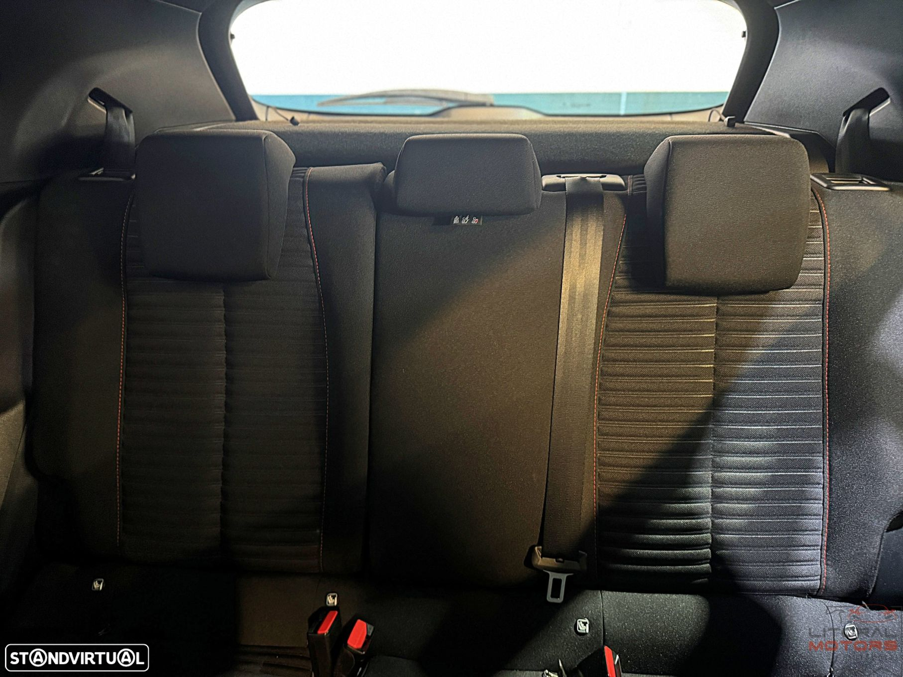 Peugeot 2008 1.2 PureTech Active Pack - 36