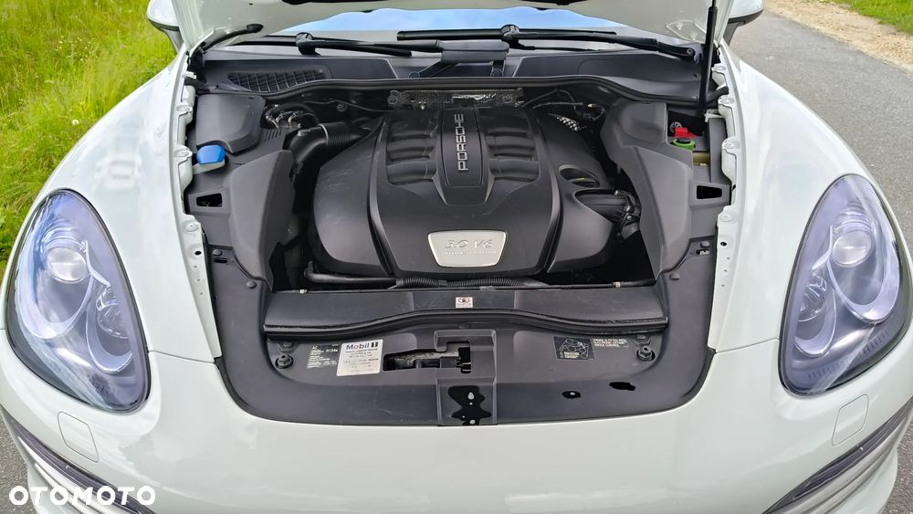 Porsche Cayenne Platinum Edition - 12
