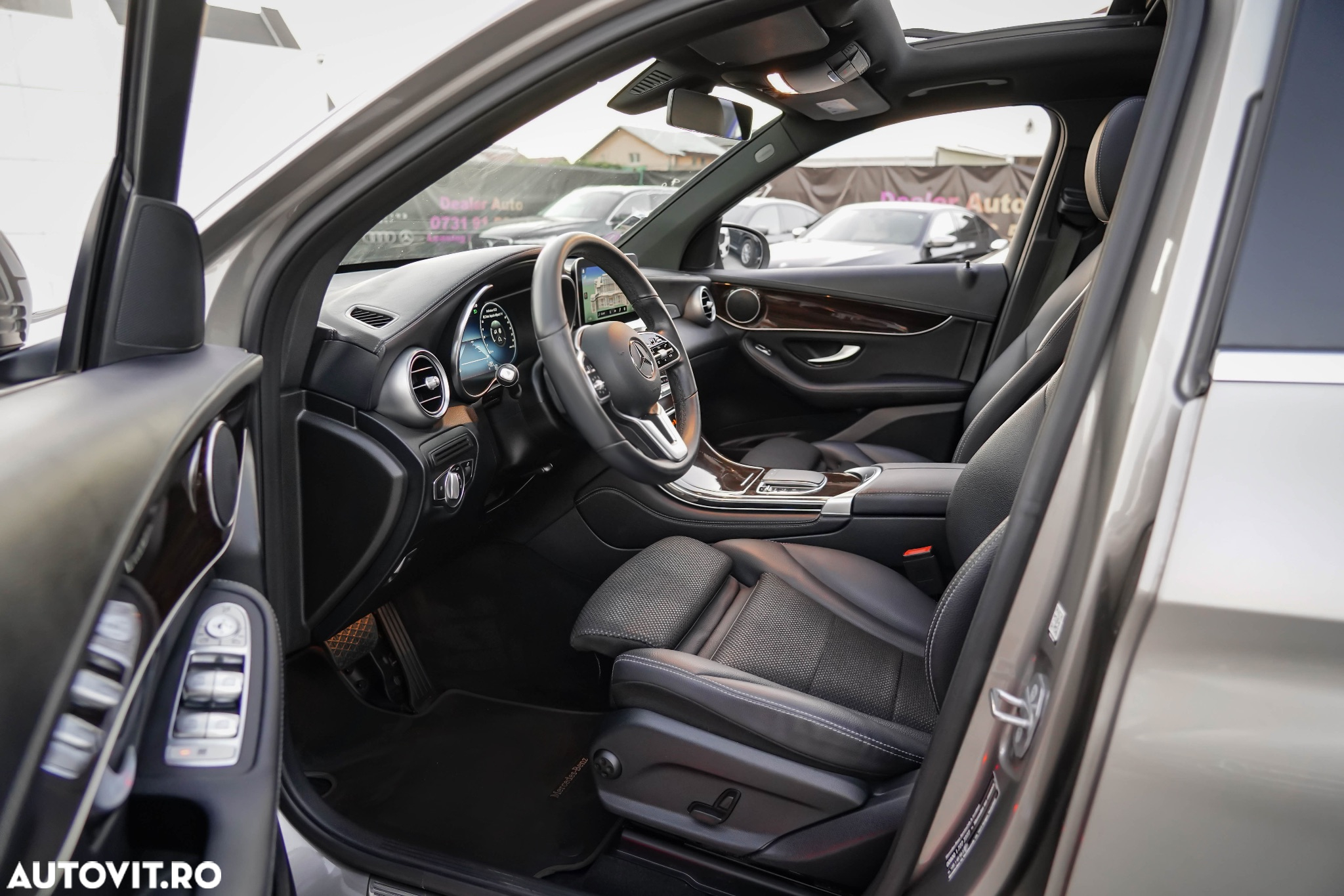 Mercedes-Benz GLC 300 e 4Matic 9G-TRONIC Exclusive - 16