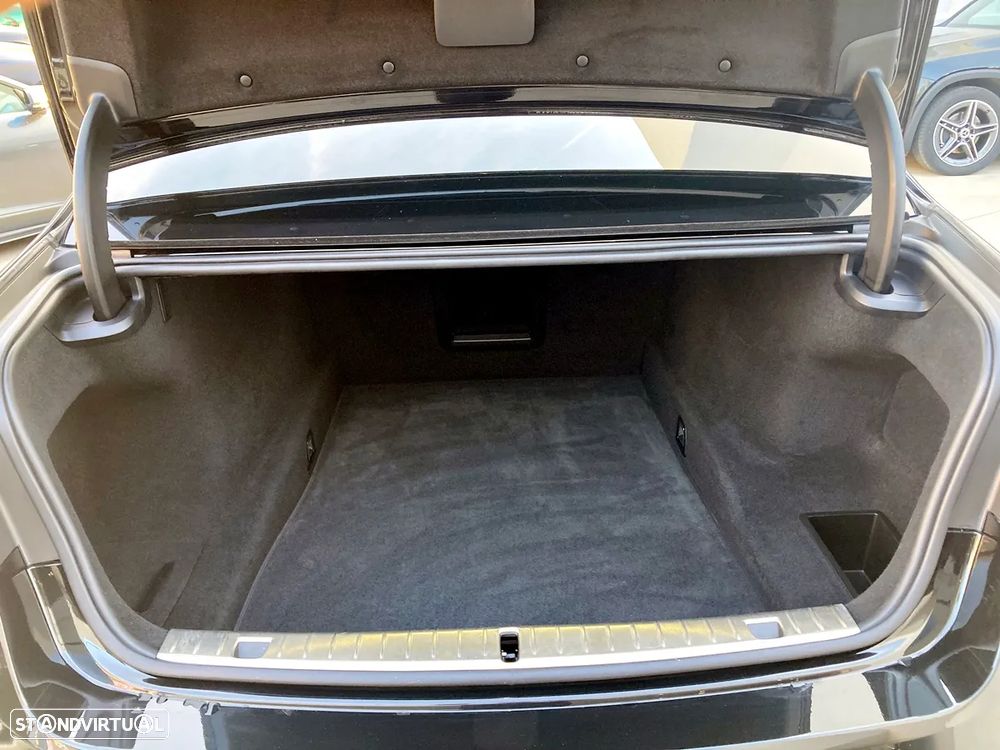 BMW 750 Li xDrive Pack M - 33