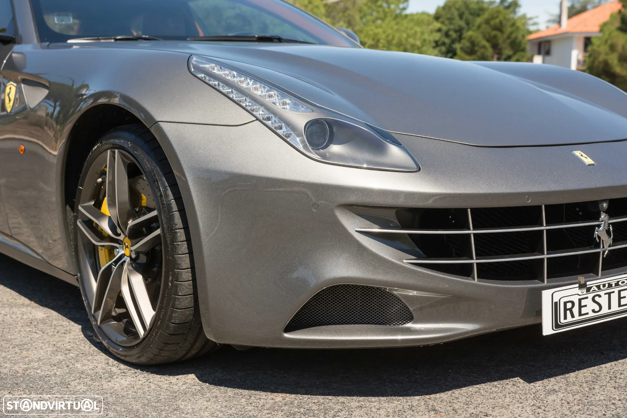 Ferrari FF - 8