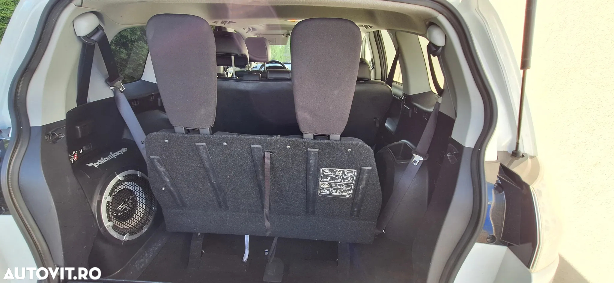 Mitsubishi Outlander - 8