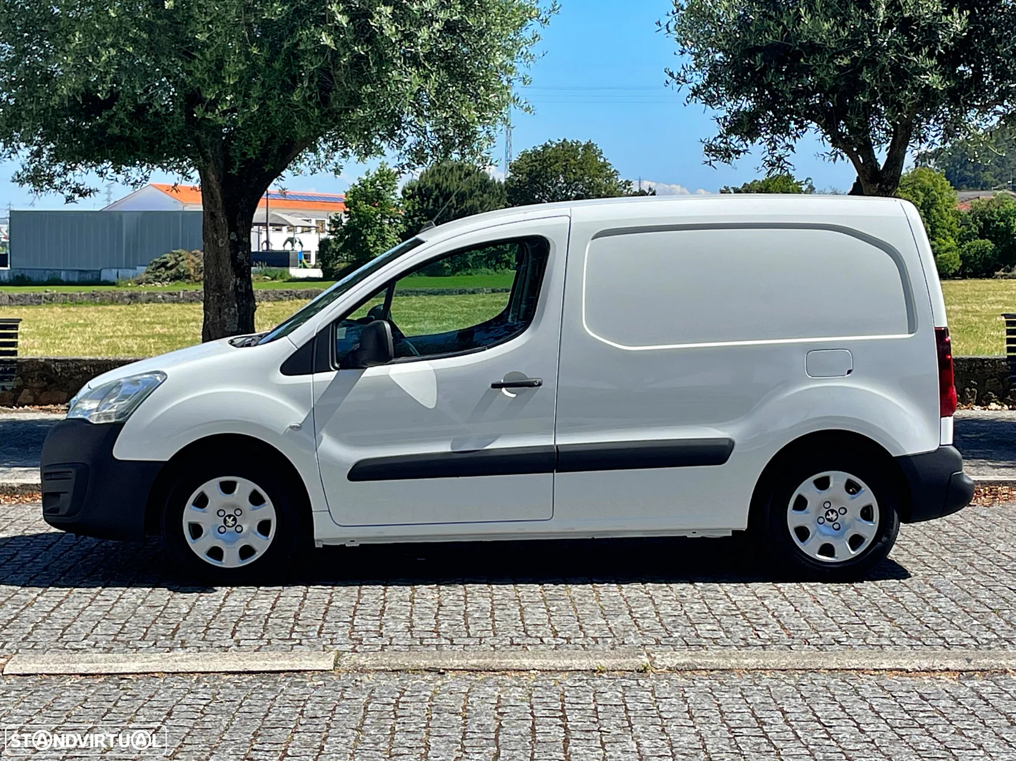 Peugeot Partner 1.6 HDI (120cv) IVA Dedutível - 9