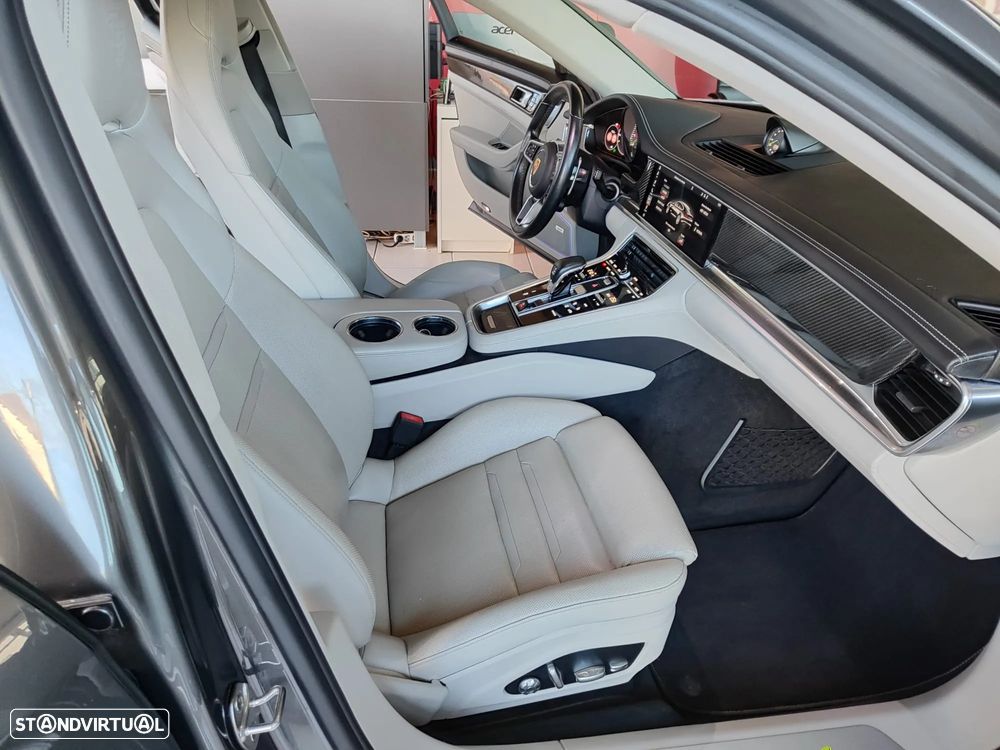 Porsche Panamera 4 E-Hybrid Platinum Edition - 17