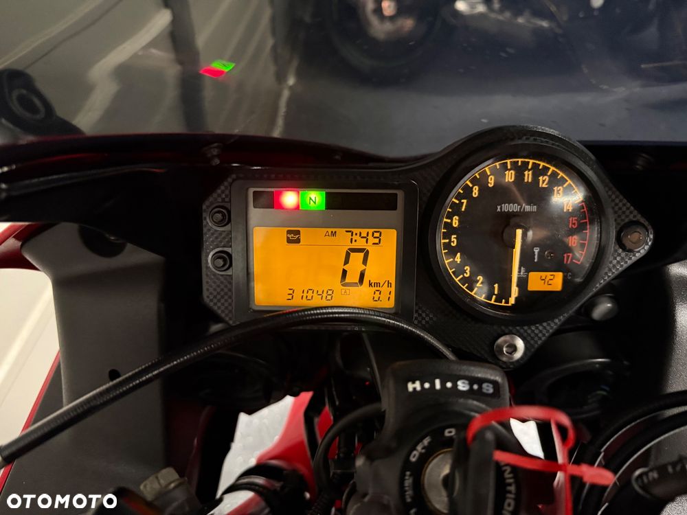 Honda CBR - 9