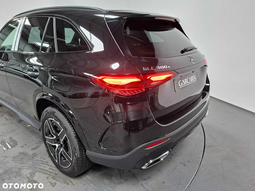 Mercedes-Benz GLC 300 e 4-Matic AMG Line - 8