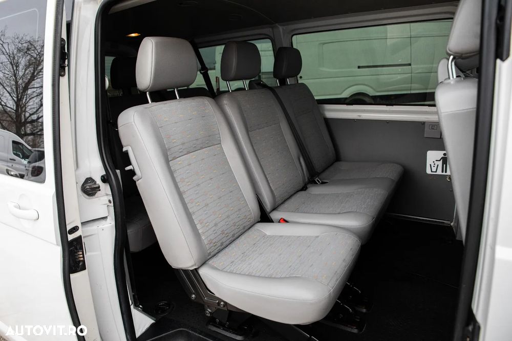 Volkswagen Caravelle - 8