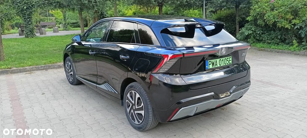 MG 4 Luxury 64 kWh - 31