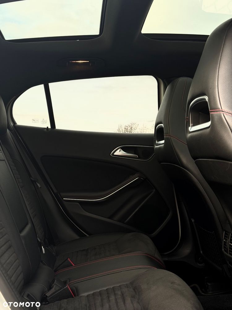 Mercedes-Benz GLA 220 4-Matic AMG Line - 9