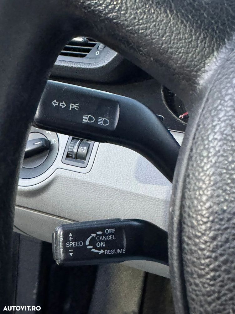 Volkswagen Passat 2.0 TDI Comfortline - 5