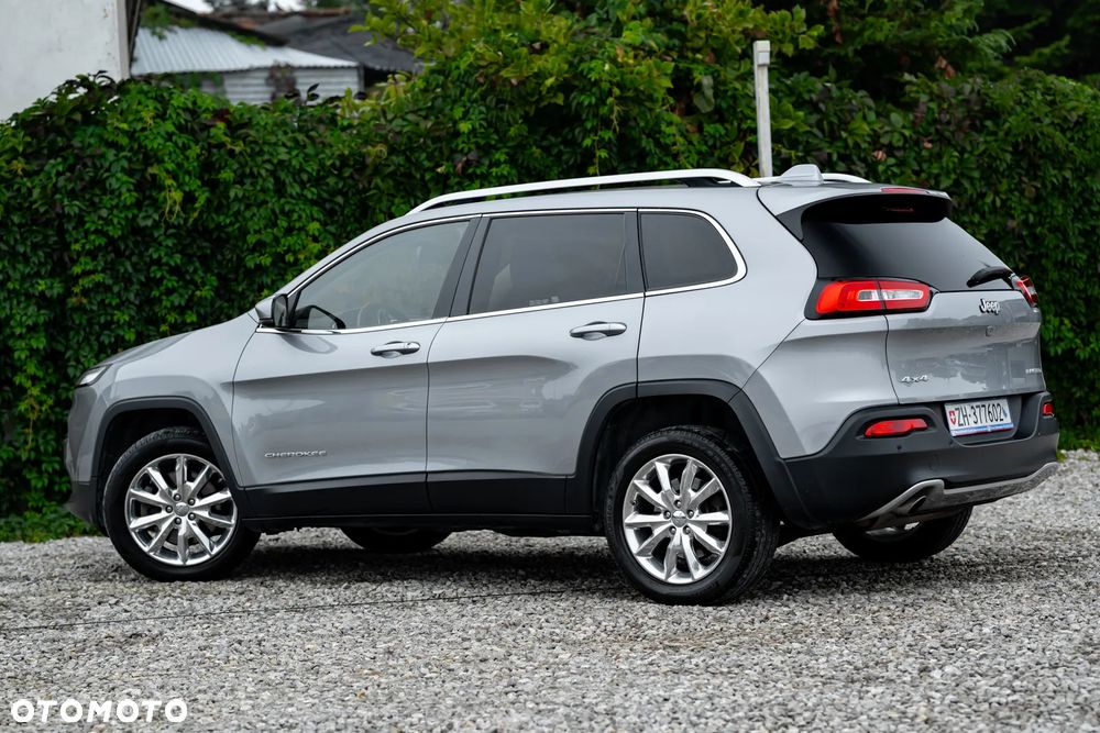Jeep Cherokee - 11