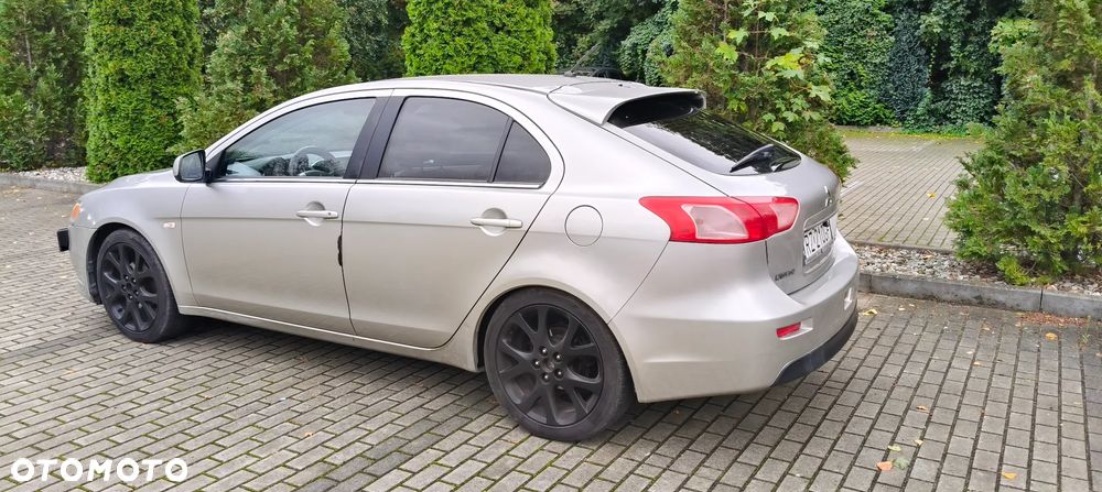 Mitsubishi Lancer - 12