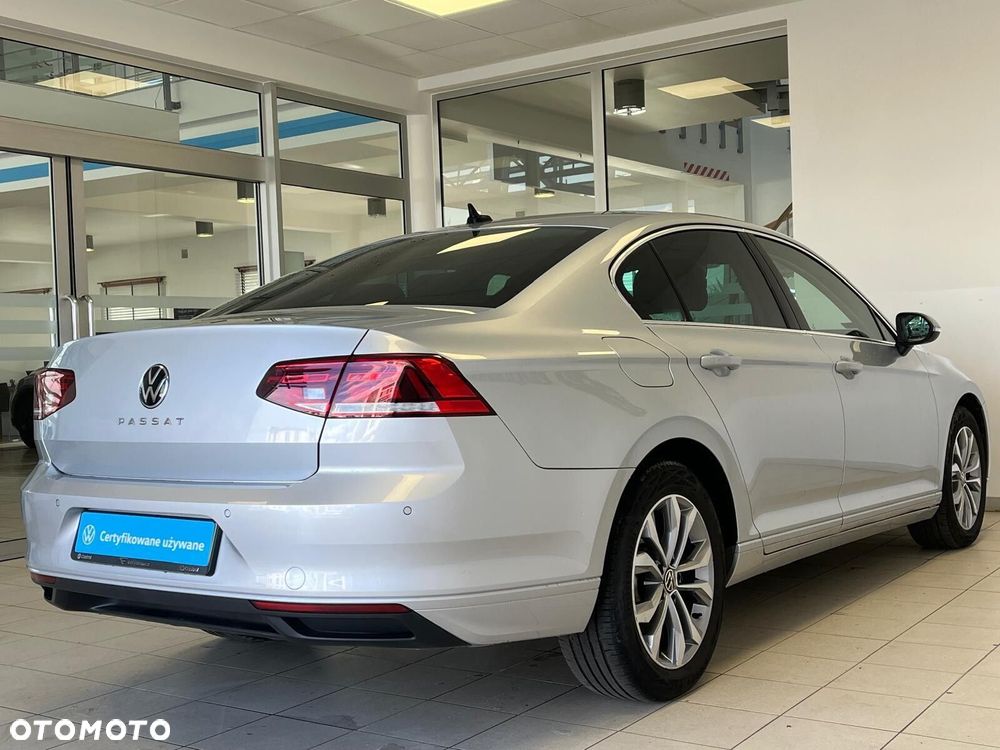 Volkswagen Passat - 5