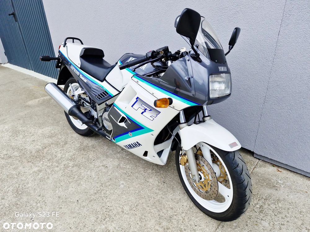 Yamaha FZ - 2
