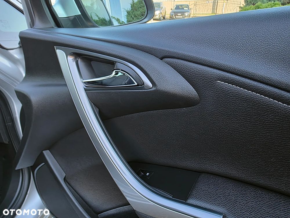 Opel Astra 1.4 T Cosmo - 17